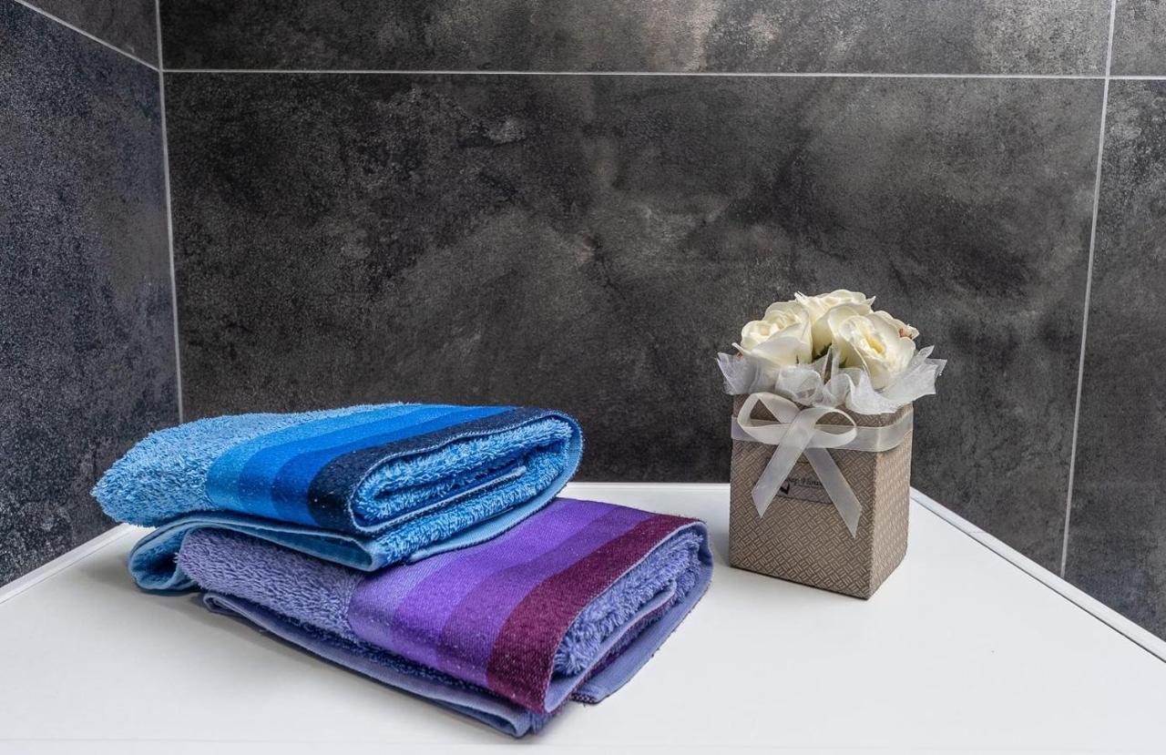 Luxury Apartments Smartplaza Obolon Metro Minskai Kiev Bagian luar foto
