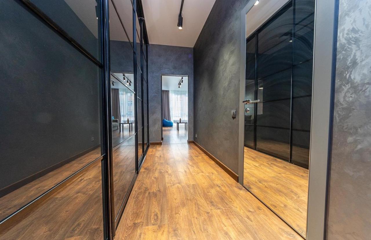 Luxury Apartments Smartplaza Obolon Metro Minskai Kiev Bagian luar foto