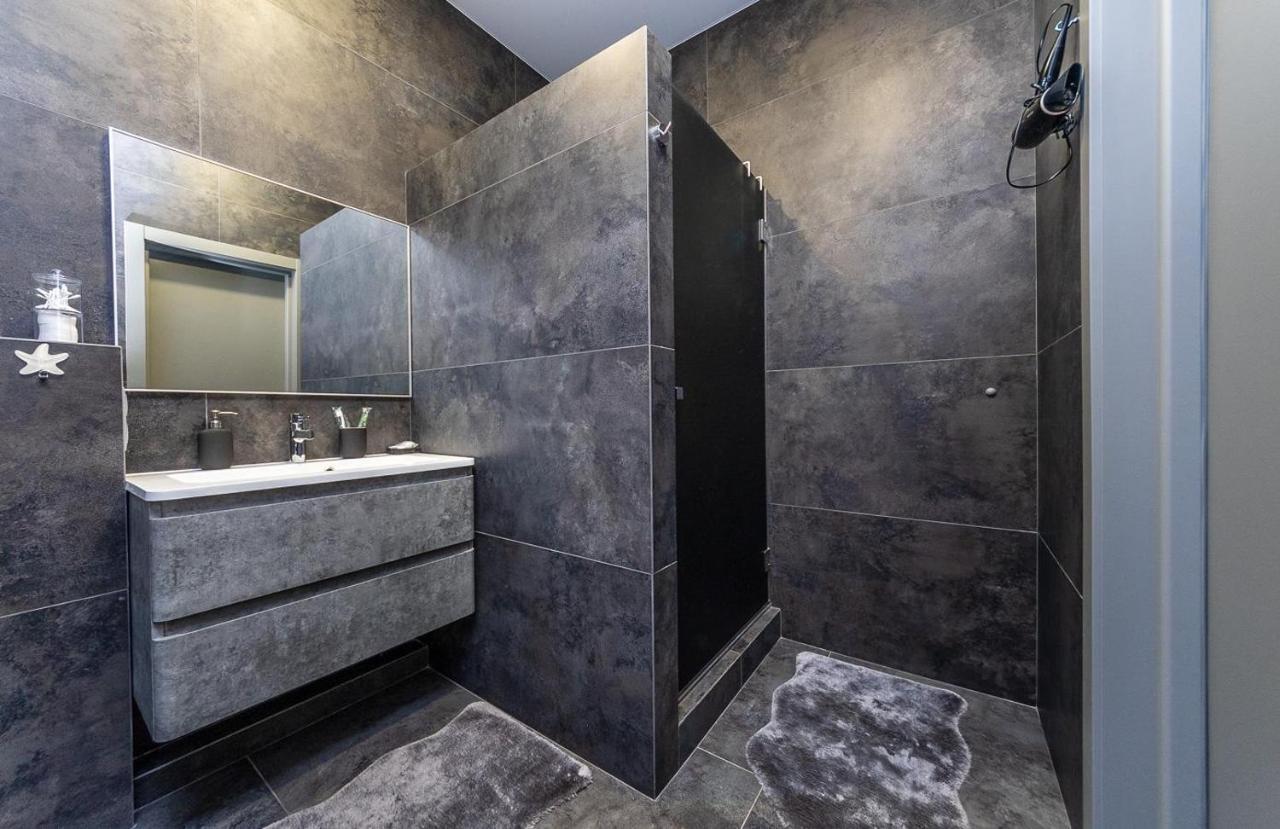 Luxury Apartments Smartplaza Obolon Metro Minskai Kiev Bagian luar foto