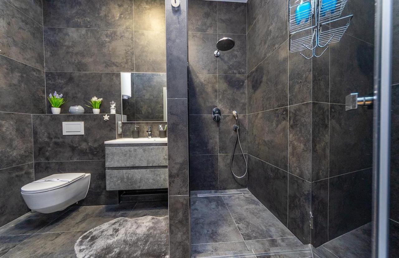 Luxury Apartments Smartplaza Obolon Metro Minskai Kiev Bagian luar foto